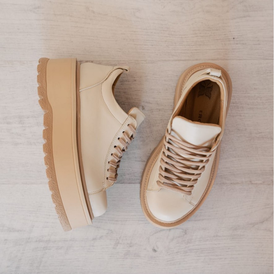 *. Sneakers - Medellin - Nude - Basic